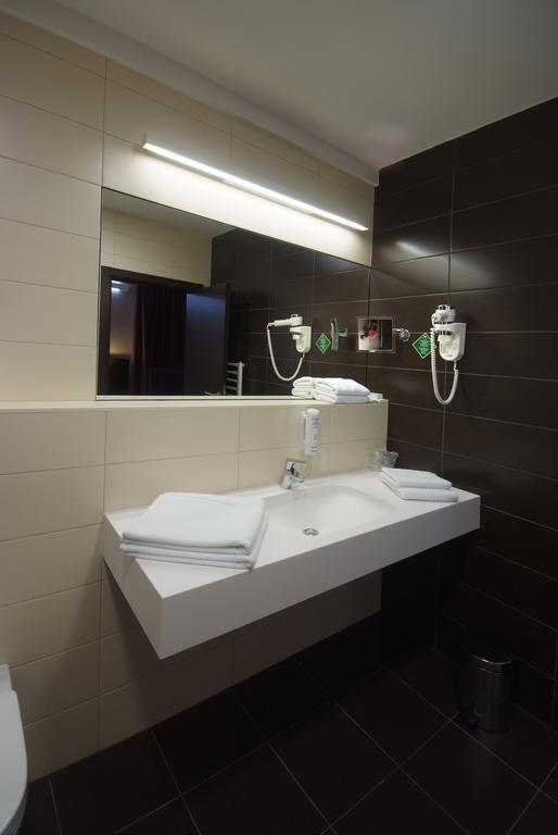 Hotel Park Добой Номер фото